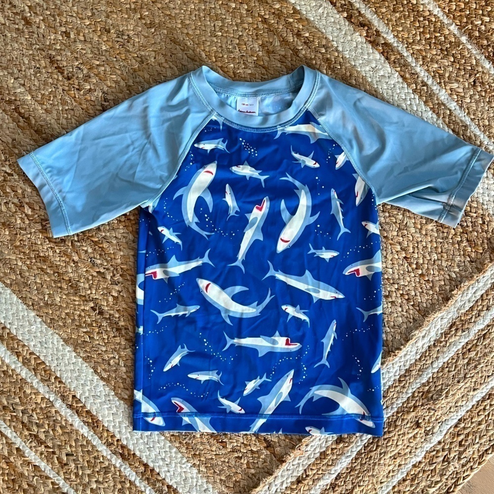 Hanna Andersson sharks short sleeve color block rash guard blue gray Sz 8 130
